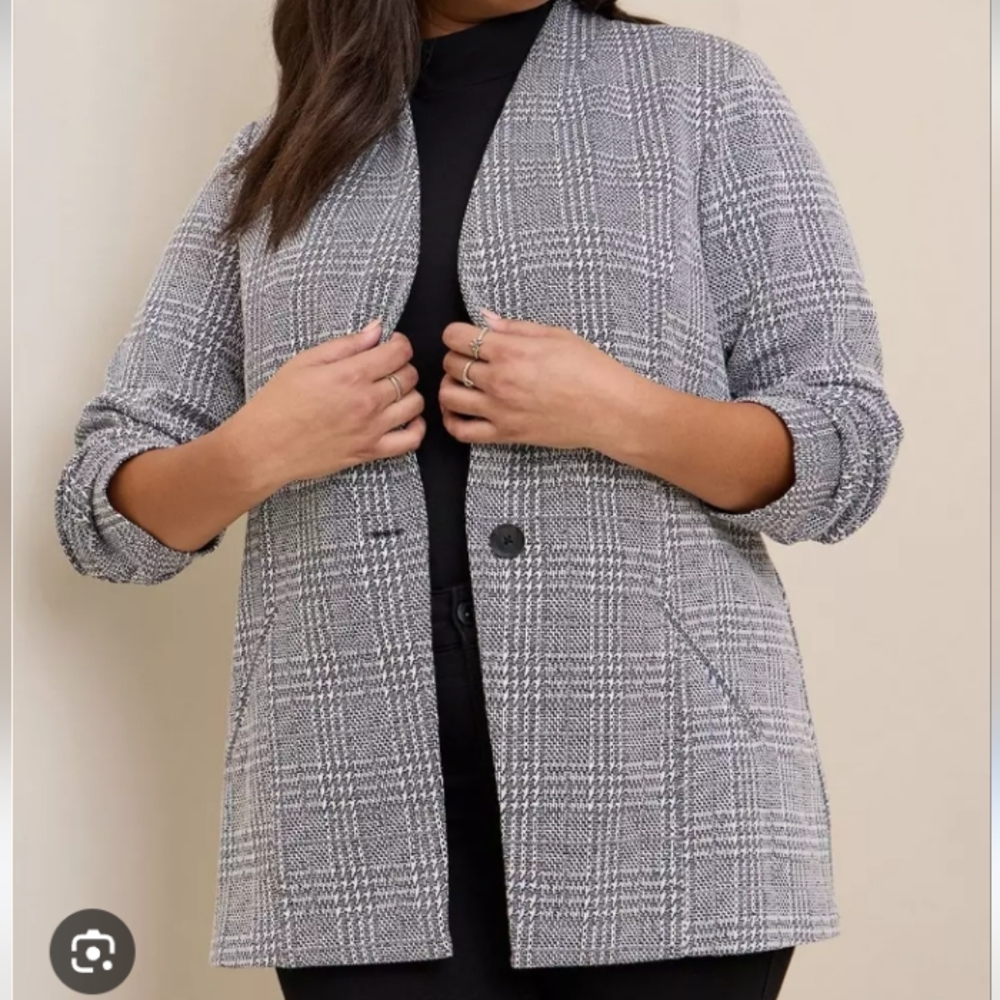 TORRID DOUBLE KNIT BLAZER WOMEN 2(18-20) GRAY PLAID BUTTON CLOSURE LONG SLEEVES